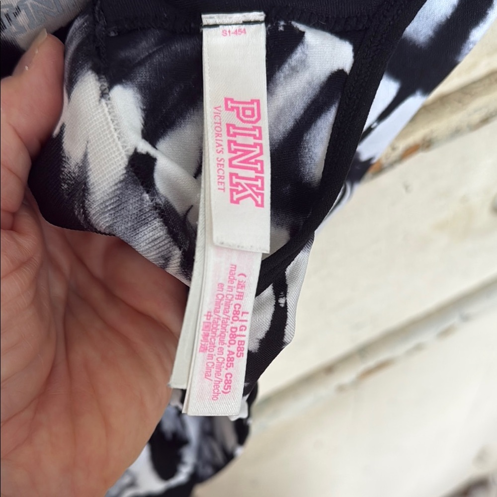 Victoria’s Secret PINK Black and White Tie-Dye Sports Bra - NWOT - Picture 6 of 8